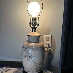 Elegant Ceramic Table Lamp with Bird Design